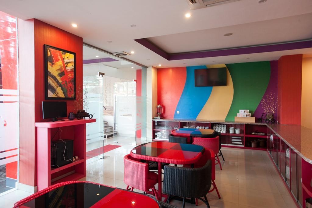 Hotel Reddoorz Near Hawaii Water Park à Malang Extérieur photo